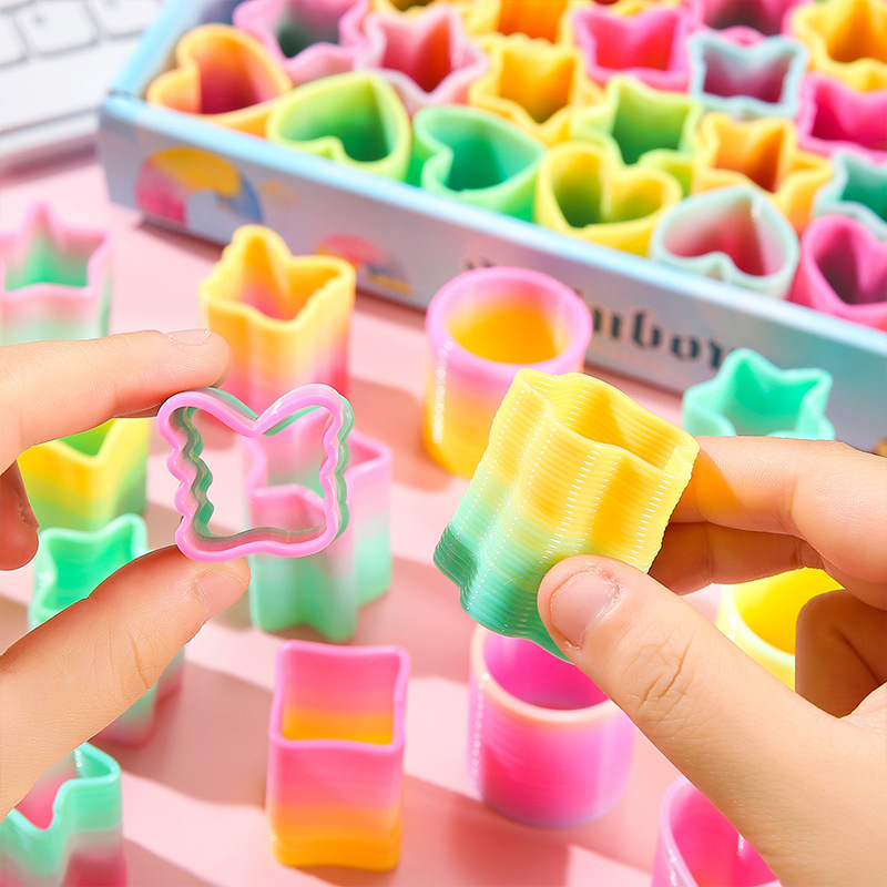 レインボーマジックスプリングスサークルおもちゃ 子供用 柔軟 - Novelty Gifts のレビューと価格